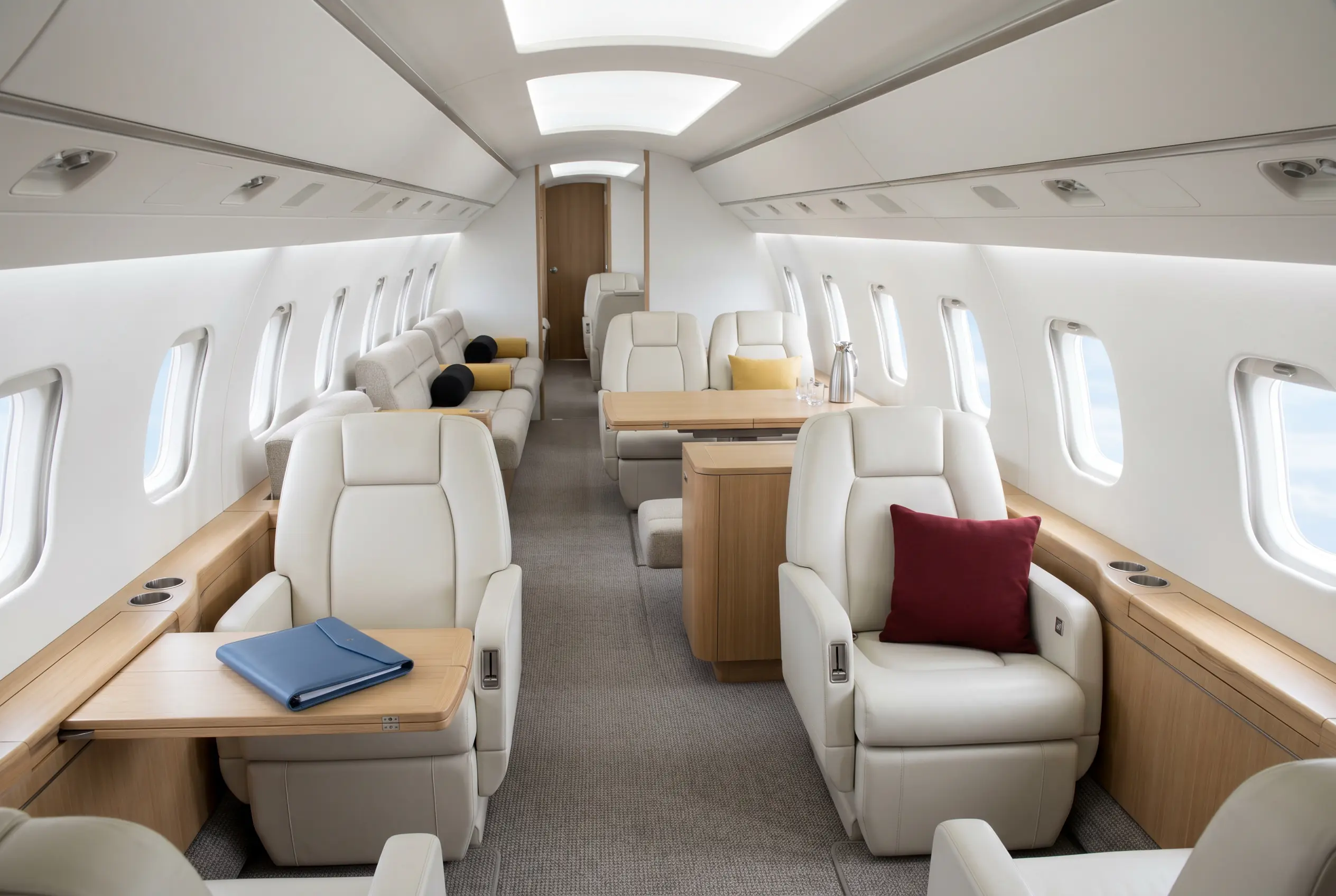 Dassault Falcon 900LX cabin for a Miami to New York charter